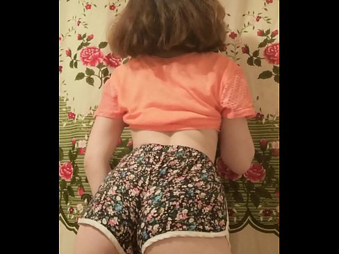 ❤️ Garota jovem e sexy tirando seus shorts da câmera ️ Porno vídeo em pt-br.verhentai.ru ❌❤