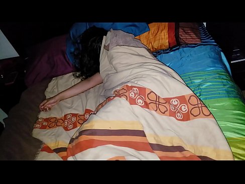 ❤️ Stepson berating sua jovem madrasta enquanto ela dorme. ️ Porno vídeo em pt-br.verhentai.ru ❌❤